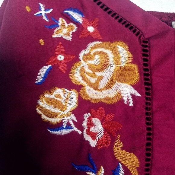 Xhilaration Top Crop Tank Smocked Straps Embroidered Floral Euro Summer - Picture 3 of 10